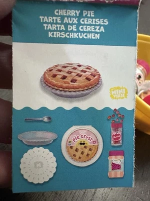 Miniverse Retired Diner Serie 1 MGA Hazlo Mini ****RARO ****PASTEL DE CEREZA****DIFÍCIL DE ENCONTRAR Foto 1 de 4