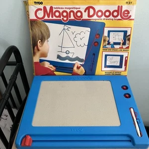 Vintage Tyco Magna Doodle Magnetic Drawing Toy With Box *Box Poor Condition* - Picture 1 of 5