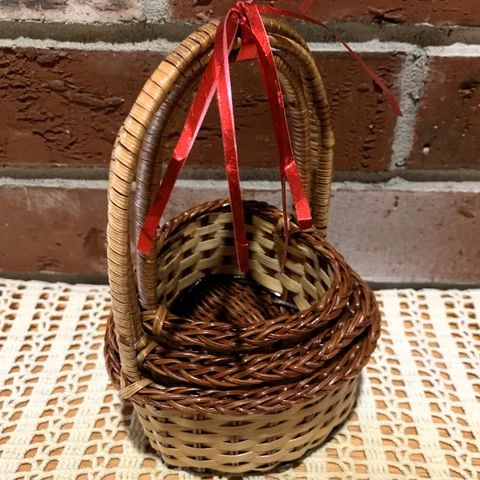 Set of 3 Nesting Heart Woven Wicker Basket Set Small Mini Gift with Handle Vtg Cover