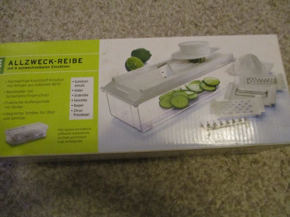 Tchibo Allzweck Reibe mit 6 auswechselbaren Einsätzen  - Bild 1 von 4