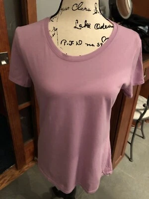 Top elástico de manga corta Fabletics lavanda con espalda dividida talla mediana Foto 1 de 4