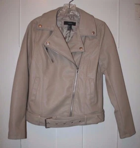 Forever 21 beige Kunstlederjacke mit Schnalle unten Damen Größe Small - Bild 1 von 6