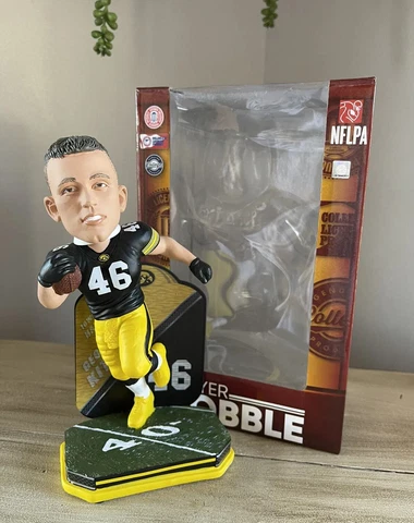 GEORGE KITTLE Iowa Hawkeyes Football Legend “Name & Number” Bobblehead #/216 NIB Cover