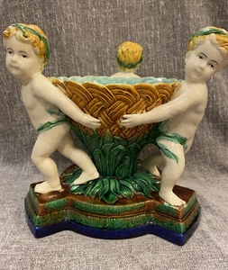 Italian Majolica Trio Of Cherubs Centrepiece With Green And Yellow Overglaze - Picture 1 of 24