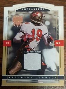 Tarjeta de fútbol americano Keyshawn Johnson 2003 SkyBox LE Jersey prueba dorada #32 SN #03/10 SP - Imagen 1 de 3