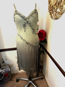 Nuevo con etiquetas Vestido de graduación escala seda verde con cuentas bosque hadas pañuelo dobladillo talla 1X - Imagen 1 de 22