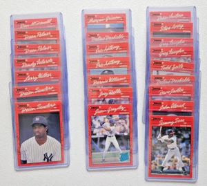 (23) Tarjetas de novato Donruss 1990 con Deion, Sosa, Justice, etc. todo en cargadores superiores - Imagen 1 de 1