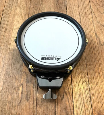 "Pad de batería de malla Alesis 8"" (usado) Strata Core (doble zona) Tom" Foto 1 de 4