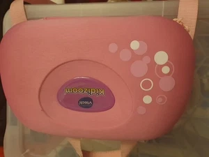 Kidozoom vtech mit Tasche, unvollständig: Abdeckung für Batterie seitlich fehlt - Bild 1 von 3