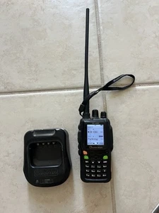 Wouxun KG-UV8D Two-Way Radio with chargers and Working Perfectly - Zdjęcie 1 z 4