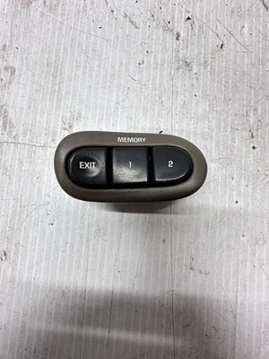 00-05 Buick LeSabre Front Driver Seat Memory Control Switch 25764912 TESTED S7 - Image 1 of 4