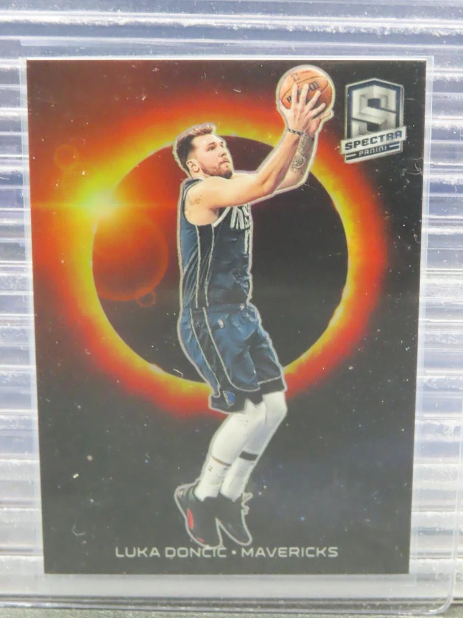 2022-23 Spectra Luka Doncic Prizm Solar Eclipse SP Short Print #9 Mavericks
