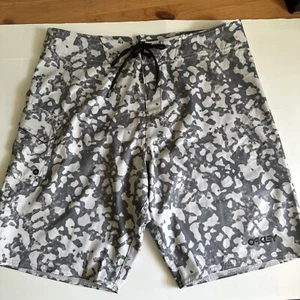 Oakley Mens Board Shorts Size 32 Black Grey Golf Swim Surf Beach Trunks Pocket - Picture 1 of 9