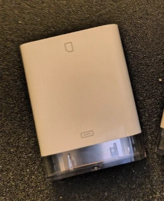 Genuine Apple A1362 iPad Iphone Camera Adapter - SD Card Reader to 30-pin - Image 1 of 4