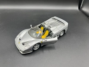 Maisto 1995 Ferrari F50 plata escala 1:24 Tailandia apertura puerta y escotilla trasera - Imagen 1 de 4