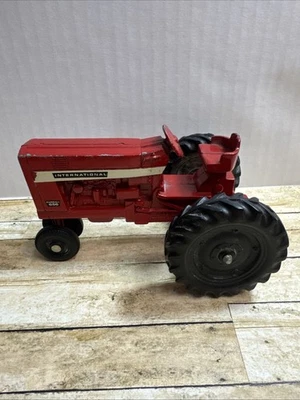 De colección 1:16 Die-Cast Rojo Ertl Cosechadora Internacional Juguete Granja Tractor 8" de Largo Foto 1 de 4