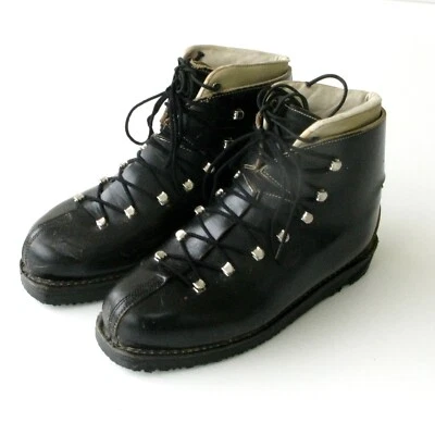 Chaussures de ski ancienne JEAN VUARNET - Double laçage -noire - Exceptionnelle - Photo 1/4