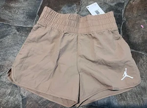 New Nike Jordan Girls' Jumpman Flying Shorts Size L MSRP:$35.00 - Picture 1 of 3