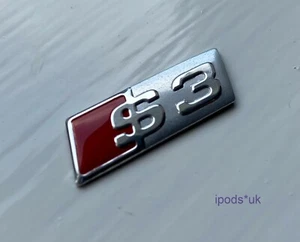 INSIGNIA AUTOADHESIVA VOLANTE AUDI S3 PLATEADA MATE - Imagen 1 de 5