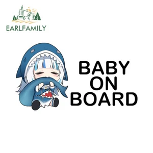 EARLFAMILY 5.1" Gawr Gura Chibi Advertencia Bebé a bordo Coche Pegatinas Calcomanías de parachoques - Imagen 1 de 2