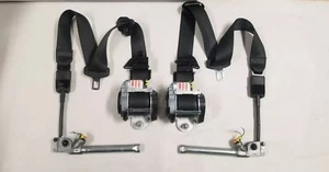 👍 2010-2017 CHEVY EQUINOX GMC TERRAIN FRONT SEAT BELTS SEATBELTS SET BLACK OEM - Picture 1 of 1