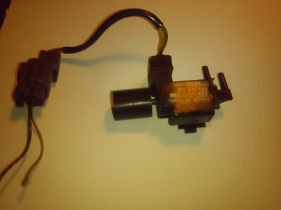 1996 Acura TL Genuine Vacuum Switching Valve VSV OEM # 184600-2910 - Image 1 of 3