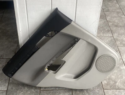 09 SATURN VUE 2009 LEFT REAR Door Trim Panel Rear GRAY&BLACK - Изображение 1 из 2