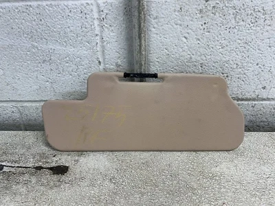 Lexus LX570 2015 pasajero lado derecho beige vinilo parasol con espejo retrovisor iluminado  Foto 1 de 3