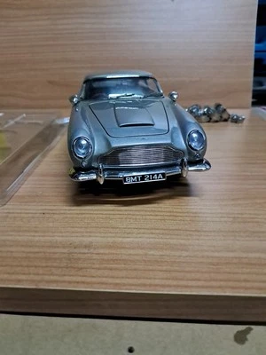 Autoart Aston Martin DB 5   1/18 - Immagine 1 di 4