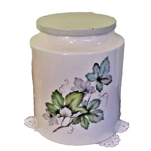 Grape Ivy Jade Green Kitchen Canister Cookie Jar Vintage Hyalyn 926 Wood Lid - Picture 1 of 8