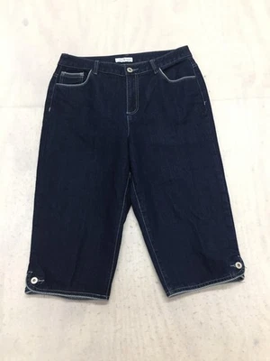 Bermuda jeans feminina Christopher & Banks 10 bolsos azuis escuros bainha decorativa - Imagem 1 de 4