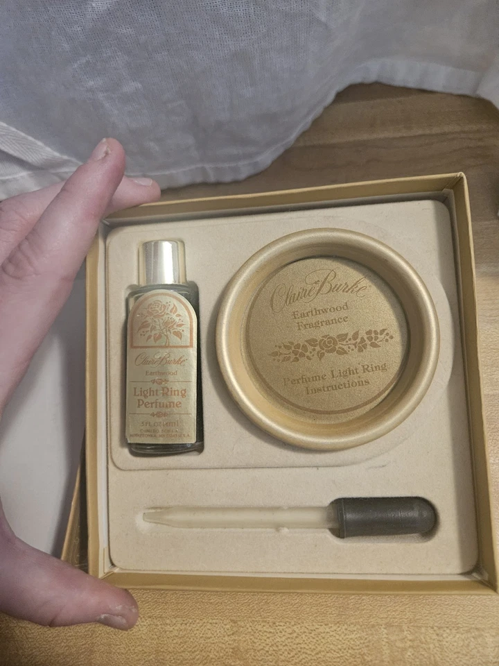 Vintage Claire Burke Perfume Anel Leve com Anel Perfume e Conta-gotas 1981 - Imagem 1 de 2