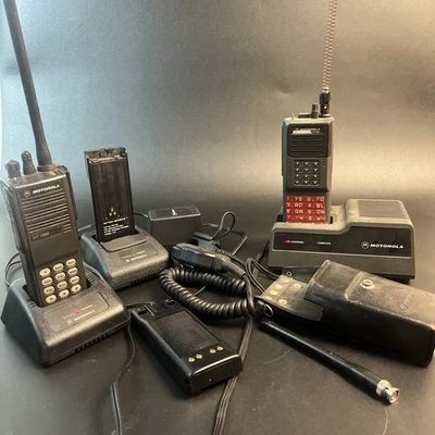 Motorola MT-1000 VHF HT-1000  2-Way Radio Battery Speaker & NTN4633C Charger Lot - Image 1 of 4