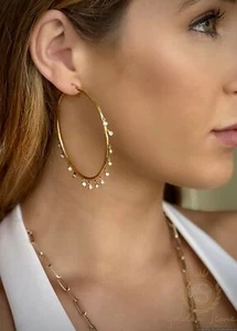 Creolen mit runder Diamant-Zargenfassung in 14 Karat Gelbgold - Bild 1 von 3