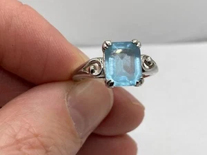 Anillo plateado vintage 1981 Avon "Blue Ice" (talla 6,5) - Imagen 1 de 5