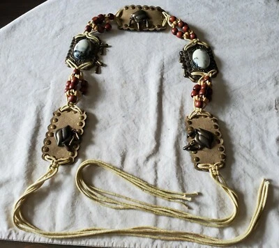 CINTURÓN DE MUJER VINTAGE WESTERN, ARTE POPULAR CUERO, LATÓN, PIEDRAS CINTURÓN 28" MÁS CUERDAS  Foto 1 de 4