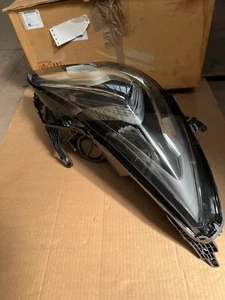 39081893 RIGHT Head Lamp Unit for Vauxhall Astra K 2015-2022 - Picture 1 of 2