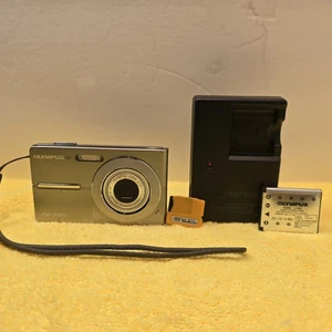 Olympus FE-360 8.0MP - Silver, 3X Optical Point & Shoot Digital Camera Tested - Bild 1 von 8
