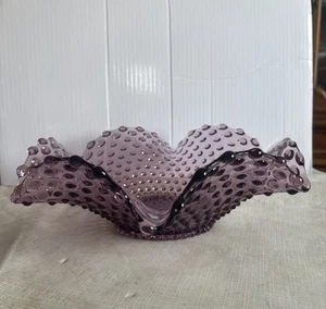 Cuenco vintage con volantes Duncan Miller ciruela púrpura Hobnail 11" como nuevo - Imagen 1 de 3