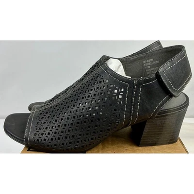 White Mountain Womens Weezzle Lenisis Black Leather Perforated Block Heel Sandal - Image 1 of 4
