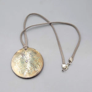 Round Shell Pendant Necklace Gray Leather Cord 16" - Picture 1 of 8