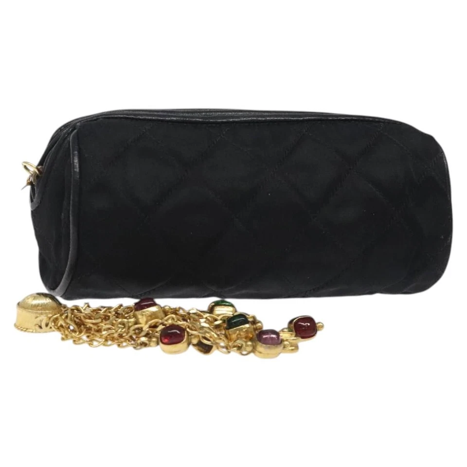 Bolsa CHANEL Matelasse Franja Cetim Preto Dourado CC Autêntica 123782 - Imagem 1 de 4