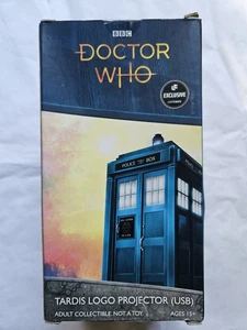 Neu im Karton Doctor Who Lootcrate Schreibtischplatte Tardis Logo Mini Projektor USB BBC Beutekiste - Bild 1 von 5