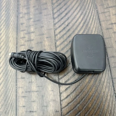 Antena doméstica SiriusXM NGHA3 para radios satelitales Sirius y XM Foto 1 de 4