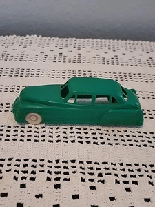 Coche Cadillac LAPIN vintage de los años 50 plástico verde ruedas blancas de 6 pulgadas de largo - Imagen 1 de 17