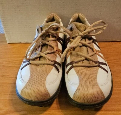 Ecco 女式 39 码(美国 8-8.5 码)白色棕褐色皮革系带低帮高尔夫鞋 — 第 1/4 张图片