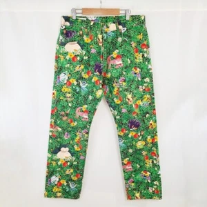 Jeans rectos para hombre Levi's x Pokemon 551 Z hojas verdes jardín talla 32 x 30 usados en excelente estado - Imagen 1 de 9