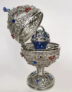 CAJA DE BARATIJAS DE HUEVOS DE FILIGRANA DE PLATA 5,4" SAN PETERSBURGO TRADICIONES FABERGE RUSAS - Imagen 1 de 9