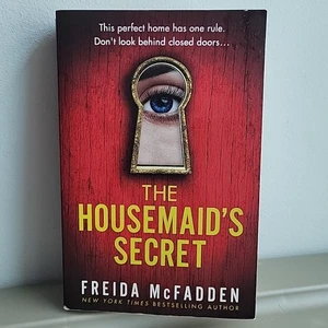The Housemaid’s Secret Paperback Book By Freida McFadden - Bild 1 von 4