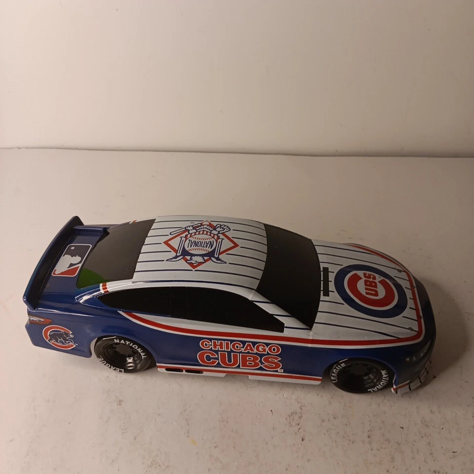 Coche de carreras Lionel edición limitada MLB CHICAGO CUBS ESCALA 1:18 11 pulgadas stock Foto 1 de 4